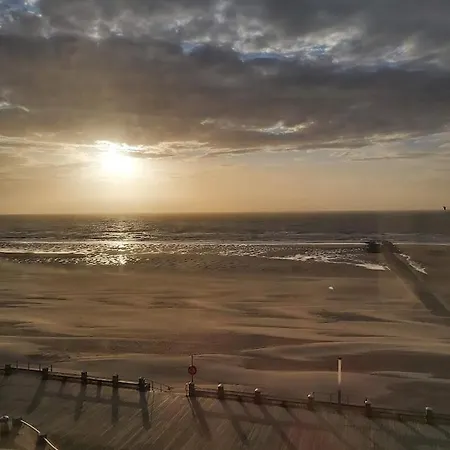 Seaview Apartament *